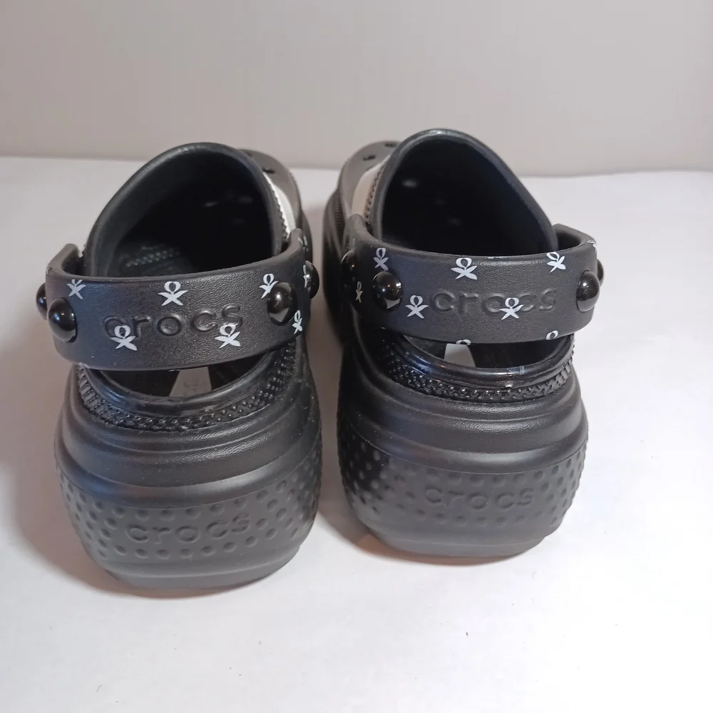 Crocs Wednesday Adams Stomp Clog Size 8 check heart jibbitz Platform